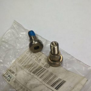 Купить винт 612758-00 для DeWALT